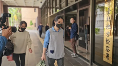 柯文哲「未傳喚仍出庭」盯官司　邵琇珮維持認罪求三度減刑