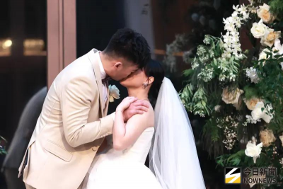 王齊麟激吻陳詩媛！證婚現場曝光　席開60桌徐乃麟、曾國城獻祝福