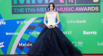 Jennie MMA舞台點閱數傲視GD！15公尺薄紗、2000片金箔刻名字藏深意