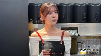 直擊／睦那京現身台北！體驗台灣手搖飲文化　粉絲頂10度低溫夜排