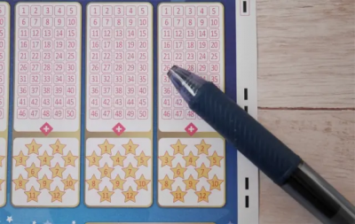 爽中8.8億樂透！加油站員工21歲退休　26年後親吐唯一遺憾曝現況