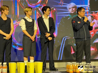 直擊／黃偉哲害羞拒站韓團C位　玩鈴木愛理諧音:不會對我愛理不理