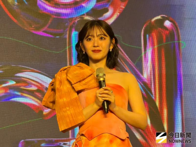 鈴木愛理為了喫爆台南美食超拚！搭飛機繫安全帶　也要做核心運動