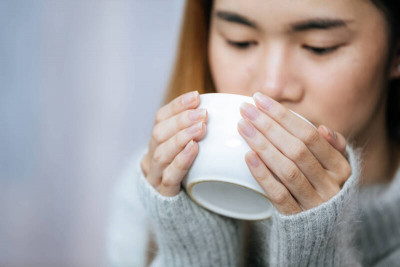 天冷老是喫不停？ 專家教3招防暴食不失控