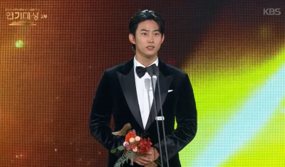 玉澤演、徐玄同獲優秀獎！他台上曝光未婚妻本名　甜告白：我愛妳