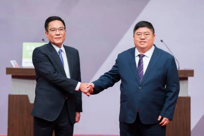 蔡易餘獻生日祝福！黃榮利嗆連年紀都灌水　狠酸：我體重控制好