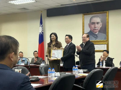 隻字沒提F-16飛官失事　鄭麗文中常會花式狂誇蔡正元10分鐘