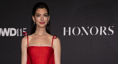 大家都想學安海瑟薇！最新時尚寫真一次戴上多個手環、戒指時髦破表