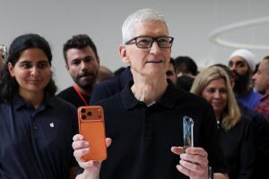 年薪破23億台幣！蘋果執行長庫克驚人收入曝光、卻比去年少