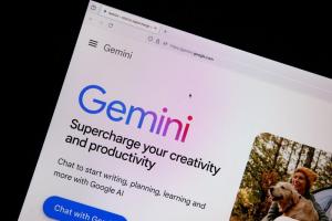 Google Gemini 市佔再飆高！全球 AI 工具最新 Top 7 排行榜揭曉