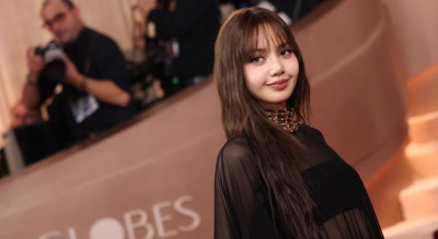 Lisa現身金球獎立刻爆全球洗版潮！透膚黑紗禮服若隱若現撩翻紅毯