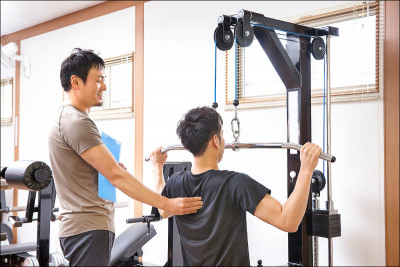 重訓手臂發紅疹奇癢 竟是急性蕁麻疹上身