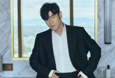 周傑倫接費德勒球拍今1630戰澳網！球齡3年登大滿貫贏了捐2100萬