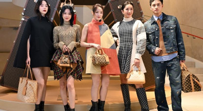 記得第一顆LV包嗎？王淨竟選用男款、隋棠嫩模時期就入手Speedy