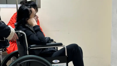 安歆澐才控老公家暴！演出不慎遭飛踢當場昏厥　緊急送醫畫面曝光