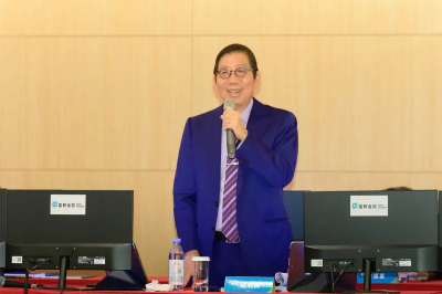 蔡明興證實蔡承儒「舉家赴美」！原因曝：小二孫被評估天才兒童