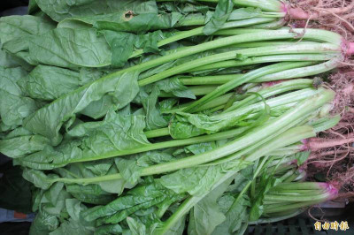 一顆顆疹子消失了 營養師揭菠菜治癒了兒子