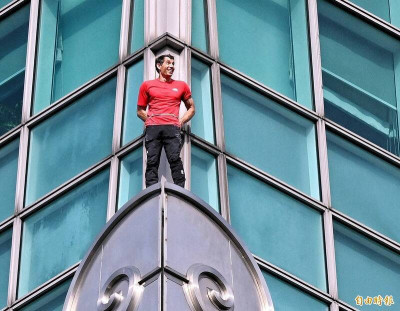 霍諾德徒手攀101太震撼！ 醫示警：新手別一頭熱