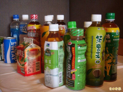 尾牙一攤接一攤 常見飲料糖量比一比