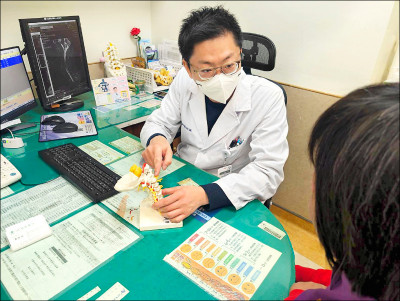 頸椎椎間盤突出 壓迫神經險誤認中風