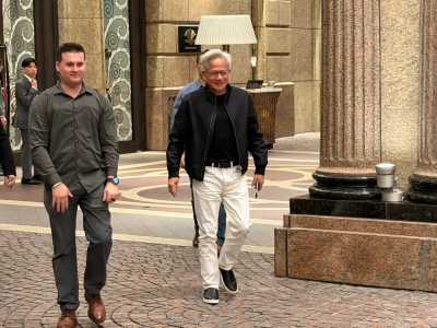 黃仁勳會見劉揚偉！讚鴻海為AI重要合作夥伴　透露計畫將擴大徵才