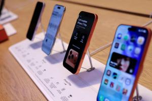 iPhone 17只花一季橫掃台灣年度暢銷榜！通路直言：實質讓利奏效