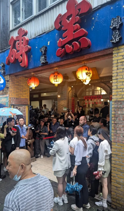 超好喫！黃仁勳兆元宴又選「磚窯」　去年聚會喫什麼一次看