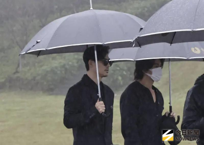 大S紀念雕像揭幕！F4言承旭、周渝民來了　具俊曄戰友坐輪椅現身