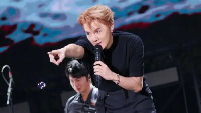 於文文商演昏倒送醫！吳克群救場多唱2首　被讚：會紅不是沒原因