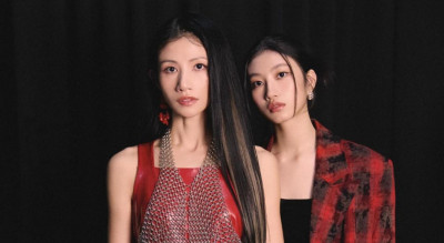 真的不是姐妹嗎？李千娜母女露腿登《紅白》少女感顏值根本「複製貼上」