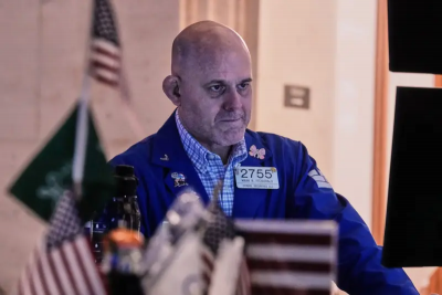 科技股仍瀉、就業承壓！美股道瓊挫近600點　比特幣跌破6.4萬美元