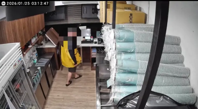 手搖飲「離職男」兩週有6天凌晨進店偷喝　老闆公布監視器畫面