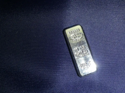 銀價上看200美元？富爸爸作者狂掃600枚銀幣　專家：小心極端情況