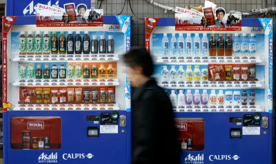 AI賺錢不擇手段？Claude新模型販賣機實驗暴走　說謊、擡價樣樣來