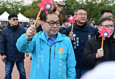 徐欣瑩登記初選稱要對抗黑金　陳見賢反嗆恐怖攻擊：喊團結又撕裂