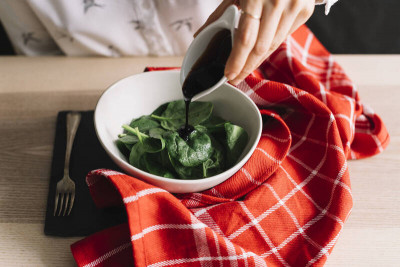 煮菜不放鹽 抽血結果仍爆表 專家揭這調味料比鹽更危險