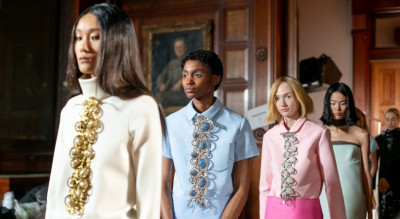 紙娃娃退場！MARC JACOBS穿梭90年代 書寫經典找回黃金比例