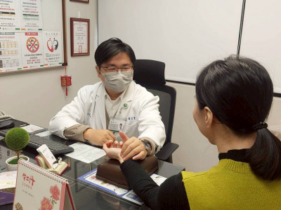 別再彎腰硬撐！ 中醫版「大掃除正確姿勢」一次看