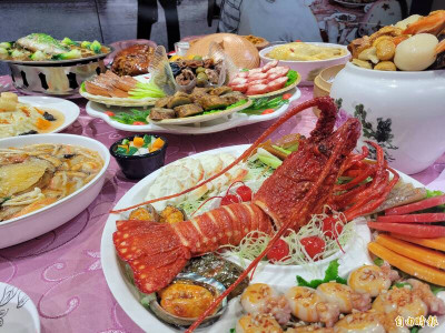 年夜飯一餐恐爆表！春節年菜藏「高鈉陷阱」