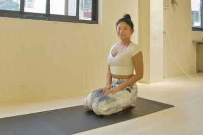 過年不是躺到痛 瑜珈老師教你「打牌追劇救身體」