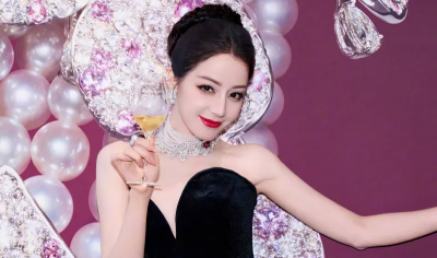 迪麗熱巴被爆出道前當過房仲！身價12億卻堅持住飯店　原因超現實