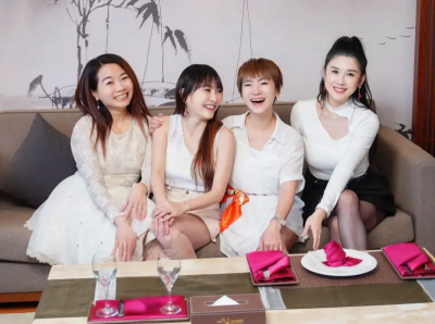 王宥忻好霸氣！邀老公前妻、女兒一同家族旅遊　因家人是最大資產