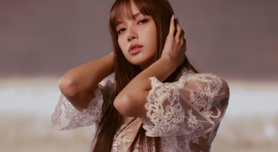 Lisa跨界當設計師！攜手紐約潮牌Kith打造「蕾絲性感風」美到犯規