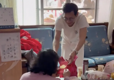 山豬肺炎離世2年！逸祥代盡孝包紅包給豬媽　兄弟情義深全網看哭