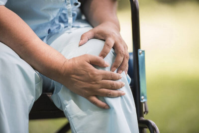 運動對關節炎止痛效果有限？研究發現不如想像 但仍有關鍵好處