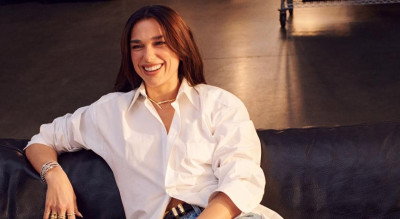 沒看過這麼隨興的珠寶大片！Dua Lipa奪寶格麗代言穿牛仔褲、襯衫拍廣告