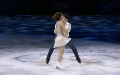 三浦璃來滑一半拉鍊掉了！木原龍一半蹲幫拉還比讚　她大笑全被拍