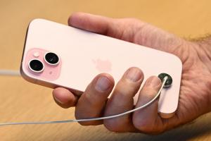 果粉不用等平價版iPhone 17e！蘋果舊旗艦下殺免2萬元