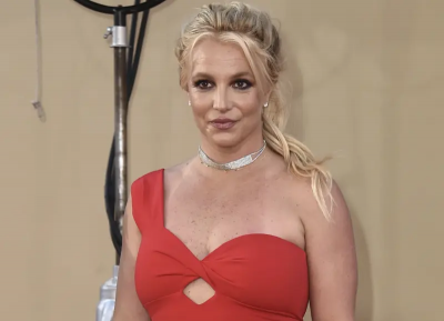 小甜甜布蘭妮撈金63億嗨過頭？連發露點熱舞影片　精神狀態詭異　