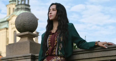 蔡依林飛捷克重拍〈布拉格廣場〉MV！網友喝下午茶竟捕獲天後散步